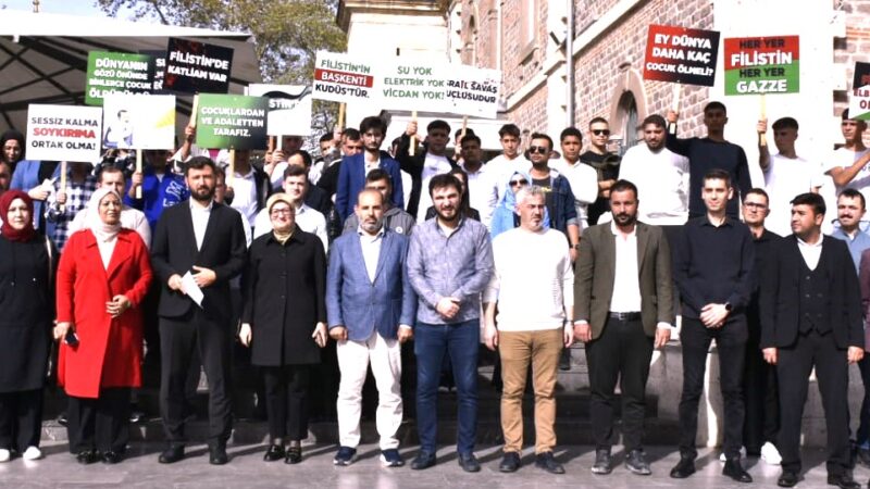 Balıkesir’de AK Parti’li gençler İsrail’i protesto etti