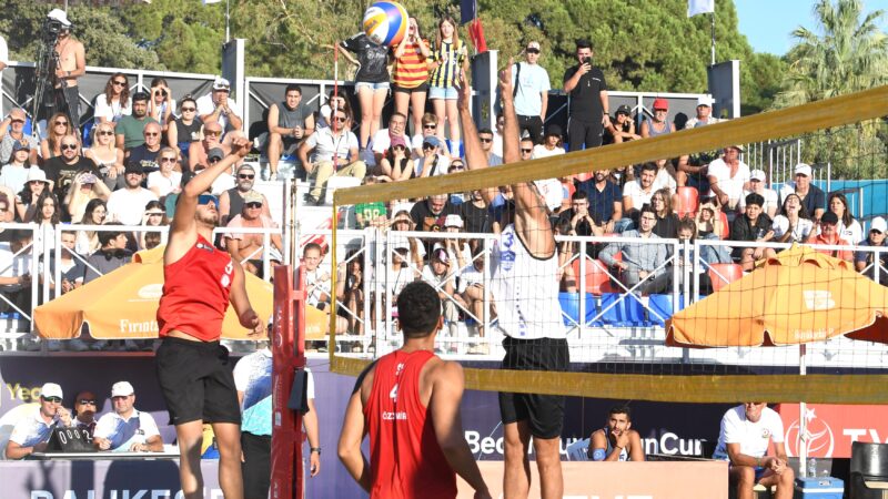 Balıkesir sahillerinde, plaj voleybolu rüzgârı esecek