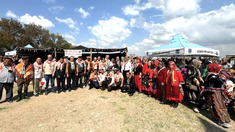 Gönen Belediyesi, geleneksel Gönen Yörük Şenliği’ne ev sahipliği yaparak, yerel kültürü ve gelenekleri yaşatma amacını bir kez daha gözler önüne serdi