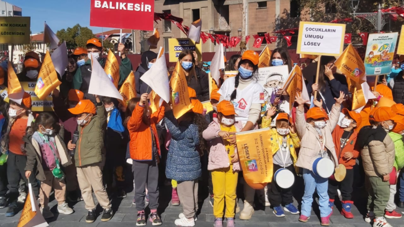 Lösemili Çocuklar Haftası’nda Farkındalık Yürüyüşü ve Etkinlikler Düzenlendi