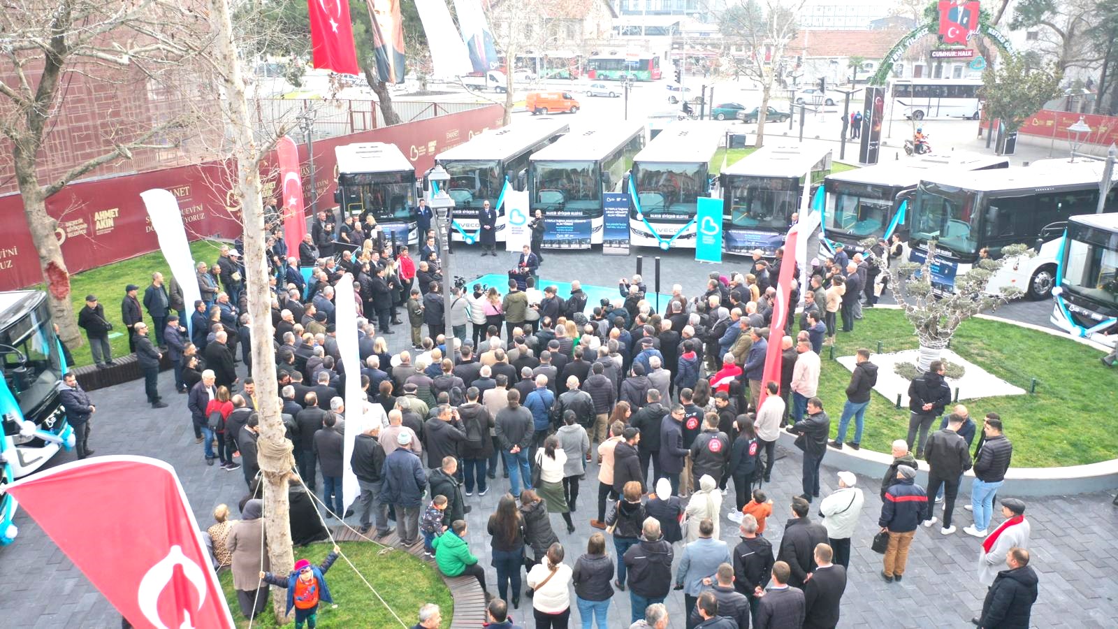 Balıkesir’de ulaşımda yeni dönem 29 yeni hat, 14 yeni otobüs Kadınlara ücretsiz şoförlük kursuBalıkesir Büyükşehir Belediyesi, şehir içi toplu ulaşımda yenilenme hareketi başlattı