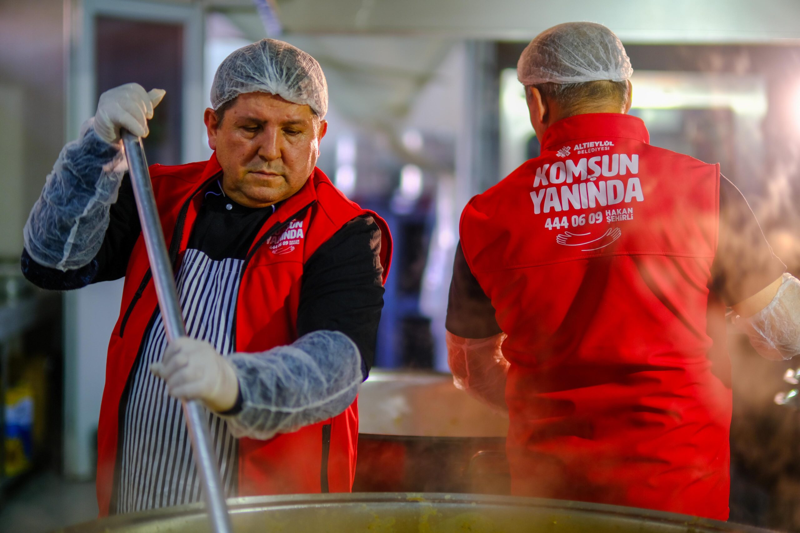 Altıeylül Belediyesi’nden Komşu Sofrası