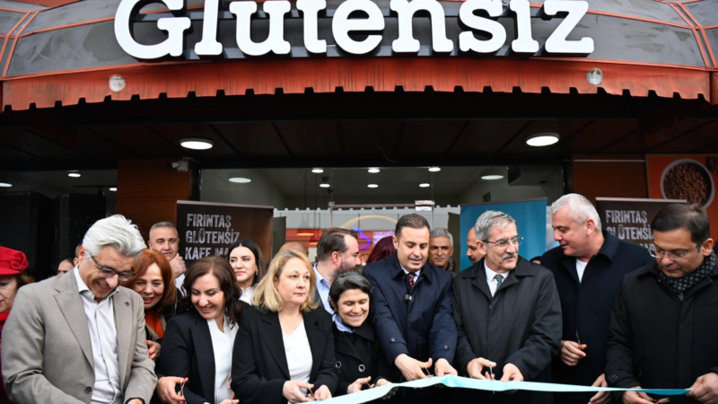 Başkan Akın, Balıkesir’in ilk ve tek “Glütensiz Kafe Market”ini açtı