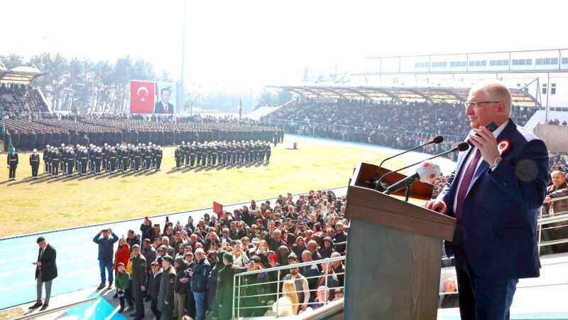 Millî Savunma Bakanı Yaşar Güler, Kara Astsubay Meslek Yüksekokulunda ASTTASAK Eğitimini Tamamlayan Astsubaylarımızın Mezuniyet Törenine Katıldı